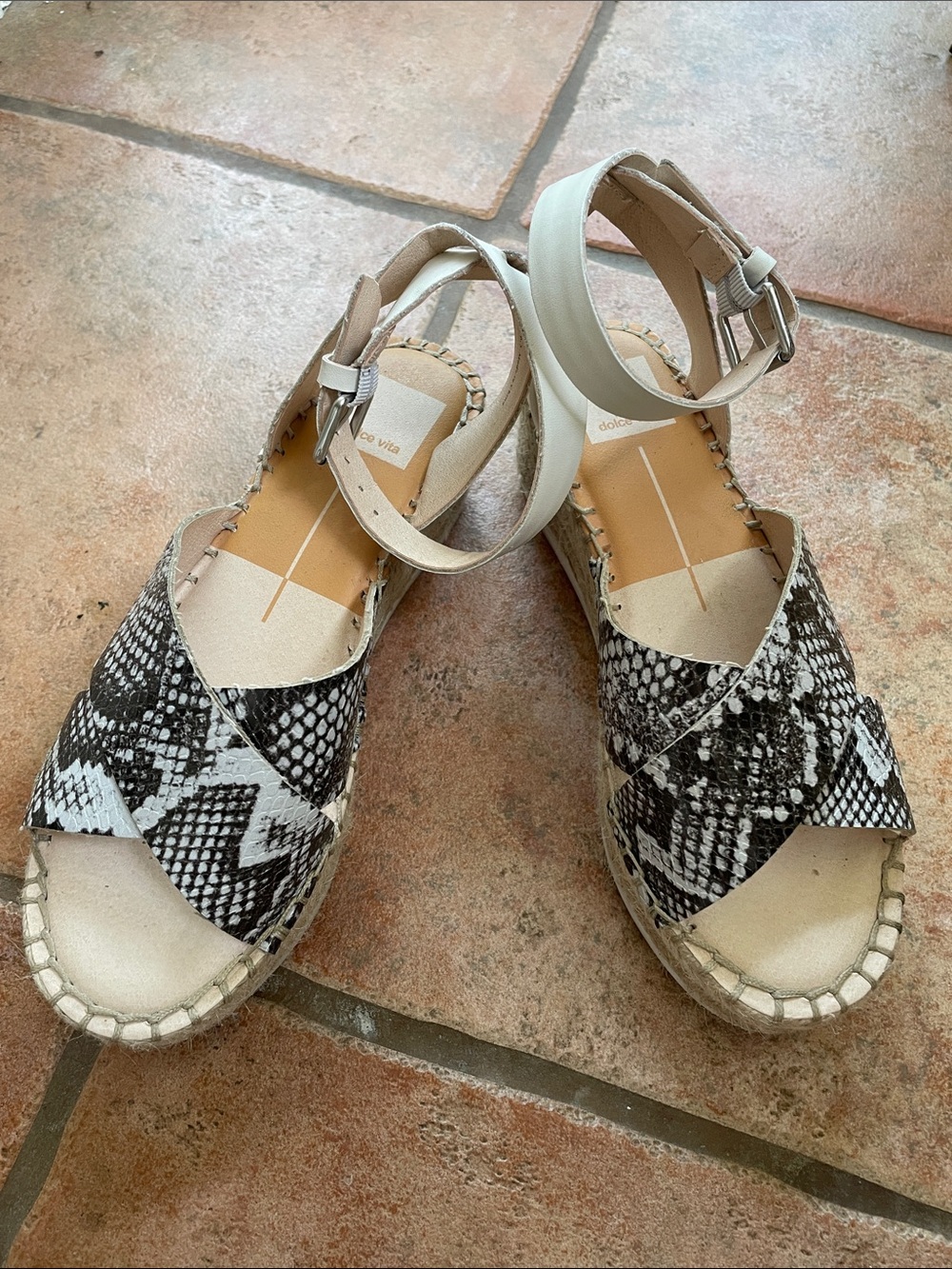 Dolce Vita Snake-Print Espadrille Sandals in Black and Cream. Size 6.5 US